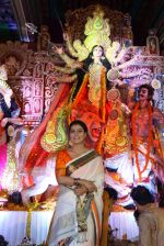 Kajol at North Bombay Sarbojanin Durga Puja 2015 on 22nd Oct 2015